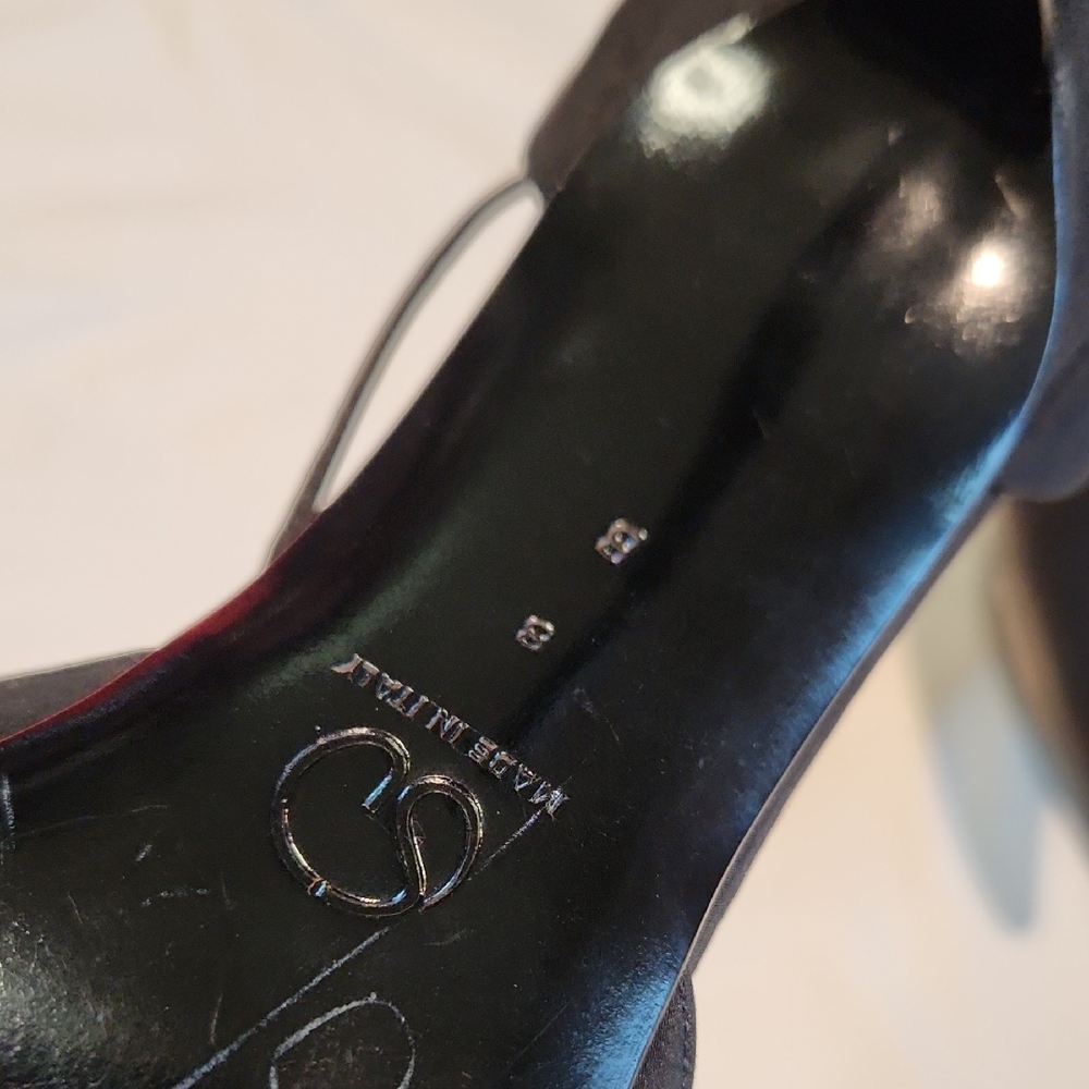 St. John Black Pointed Toe Ankle-Strap Heels with Crystal T-Bar Heels Sz 8 - Picture 6 of 8